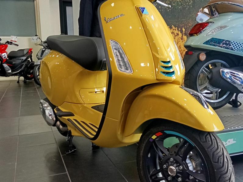 VESPA PRIMAVERA 125 S